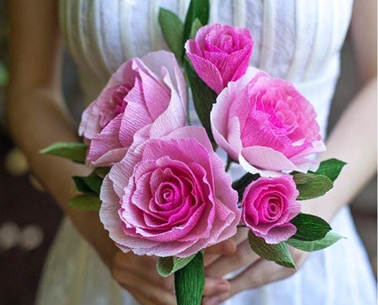 Cách làm hoa hồng bằng giấy nhún đơn giản mà đẹp