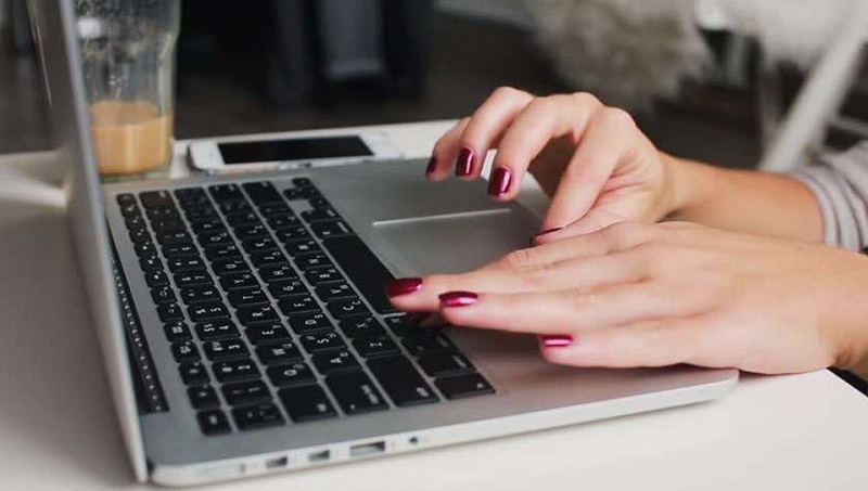 Hãy lưu ý sử dụng chuột và bàn phím đúng cách để đảm bảo laptop có thể sử dụng bền lâu