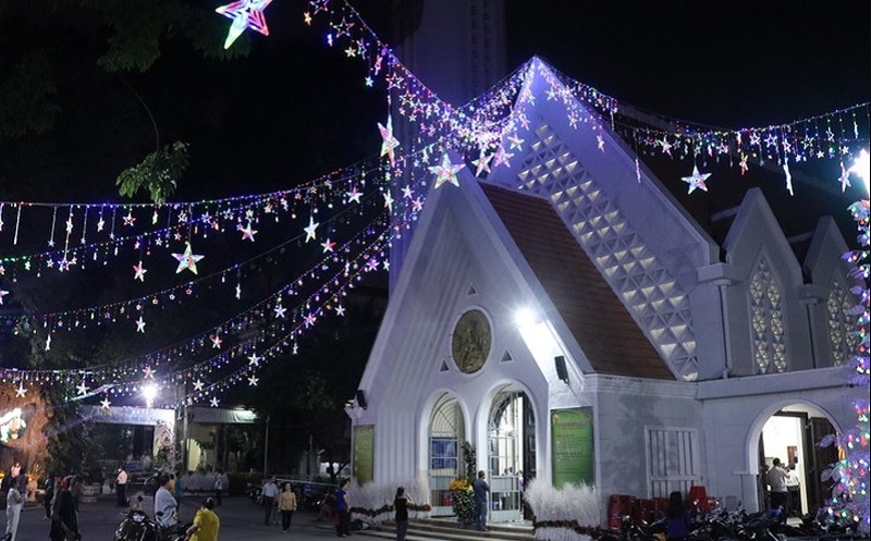 Địa điểm đón giáng sinh ở Sài Gòn. Nhà thờ dòng Chúa cứu thế. Các địa điểm đón giáng sinh ở tphcm