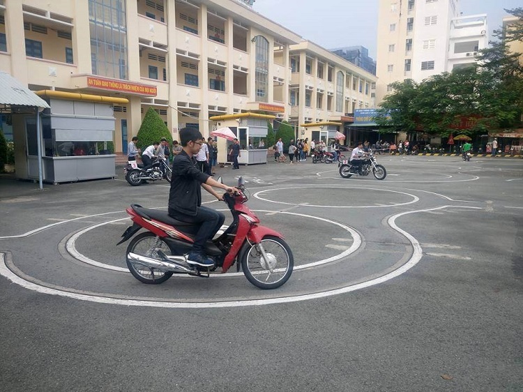 Trường trung cấp nghề, dạy lái xe bằng A1 Đông Sài Gòn là trung tâm thi bằng lái xe máy ở tphcm