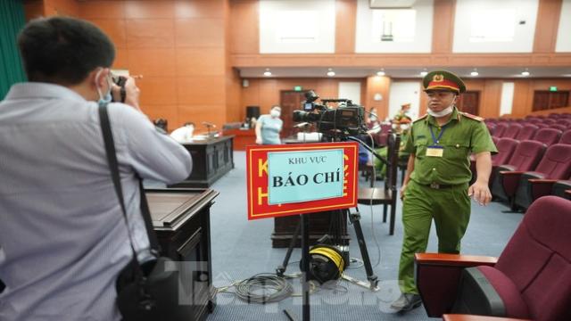Bị cáo Nguyễn Võ Quỳnh Trang trả lời HĐXX về lý do rút kháng cáo, chấp nhận án tử hình ảnh 12