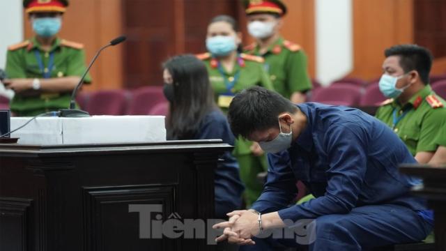 Bị cáo Nguyễn Võ Quỳnh Trang trả lời HĐXX về lý do rút kháng cáo, chấp nhận án tử hình ảnh 10